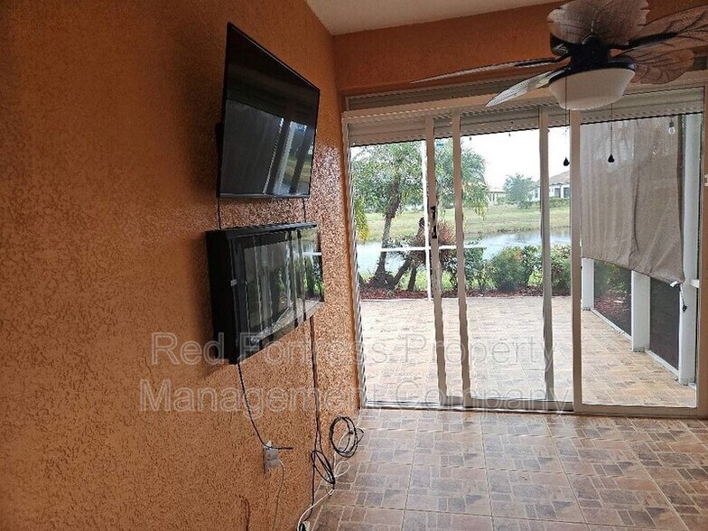 Building Photo - 1775 Scarlett Ave