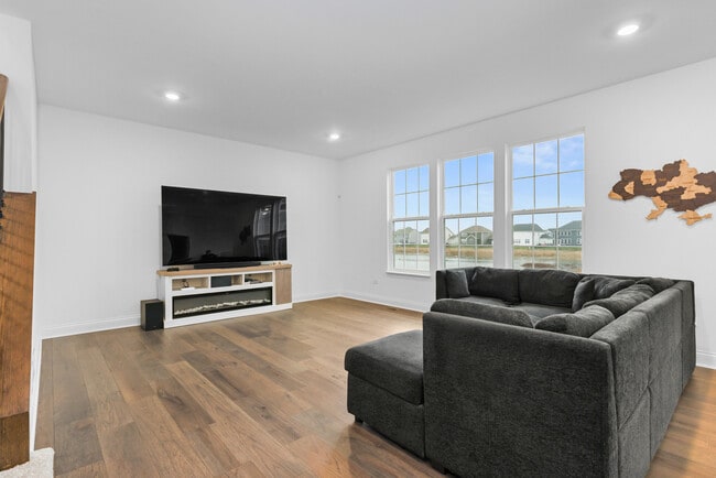 Building Photo - 1014 Dr John Burkey Dr