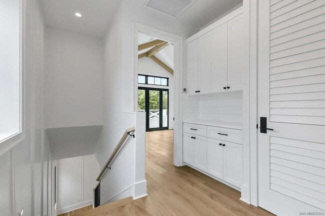 Building Photo - 715 F Ave