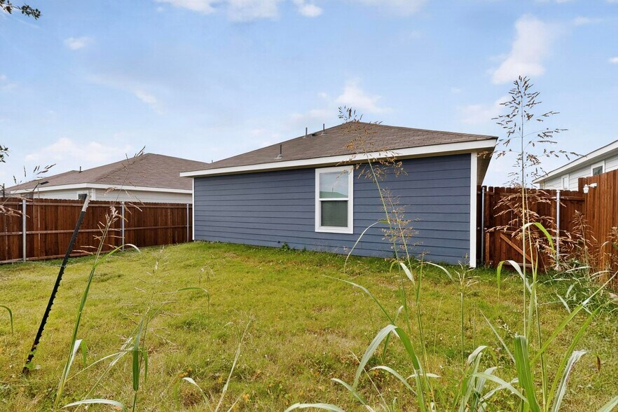 Building Photo - 9216 Grackle Pl
