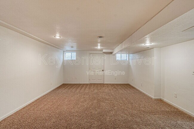 Building Photo - 14129 E Warren Pl