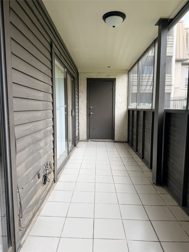 Building Photo - 3045 Walnut Bend Ln