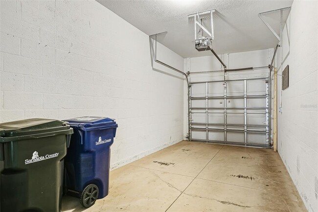 Building Photo - 7928 Limestone Ln