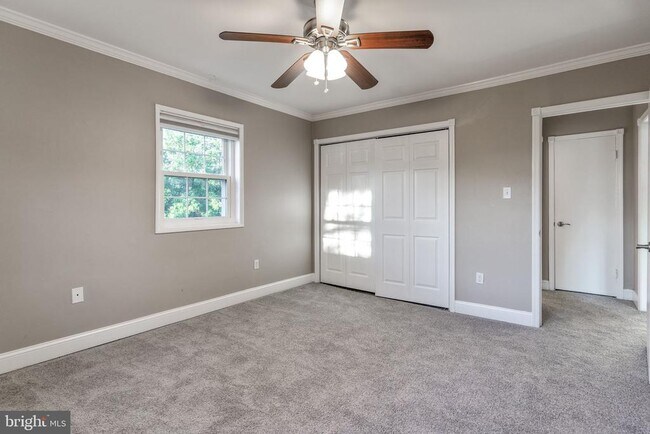 Building Photo - 4413 Romlon St