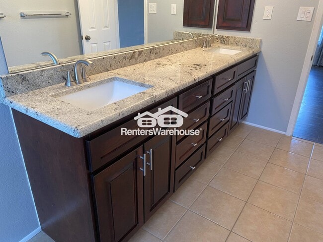 Building Photo - 2439 Karat Dr