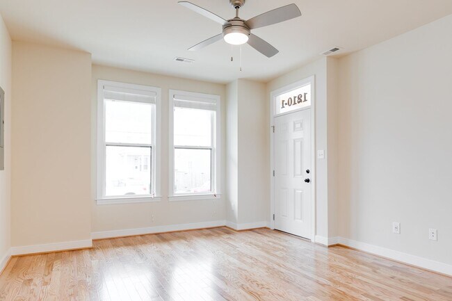 Building Photo - 1206 N 30th St