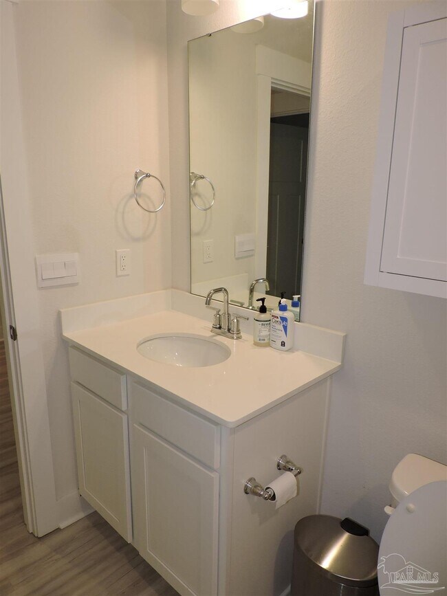 Building Photo - 5851 Sargassum Ln