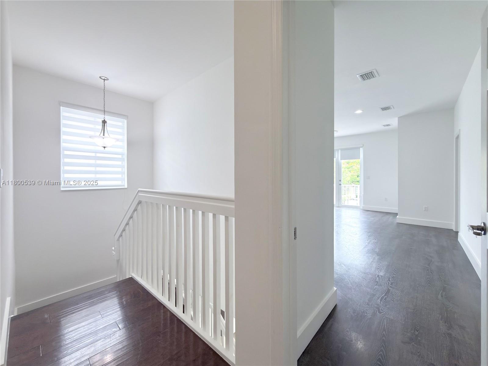 Building Photo - 10423 NW 70th Ln