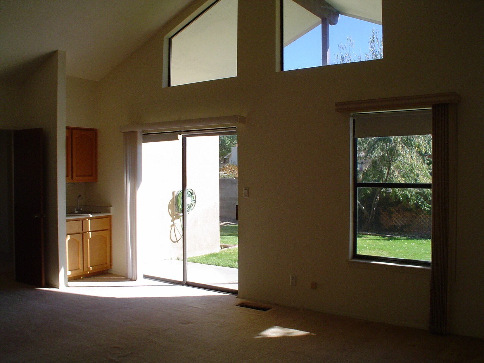 Building Photo - 8512 Liberty Dr NE