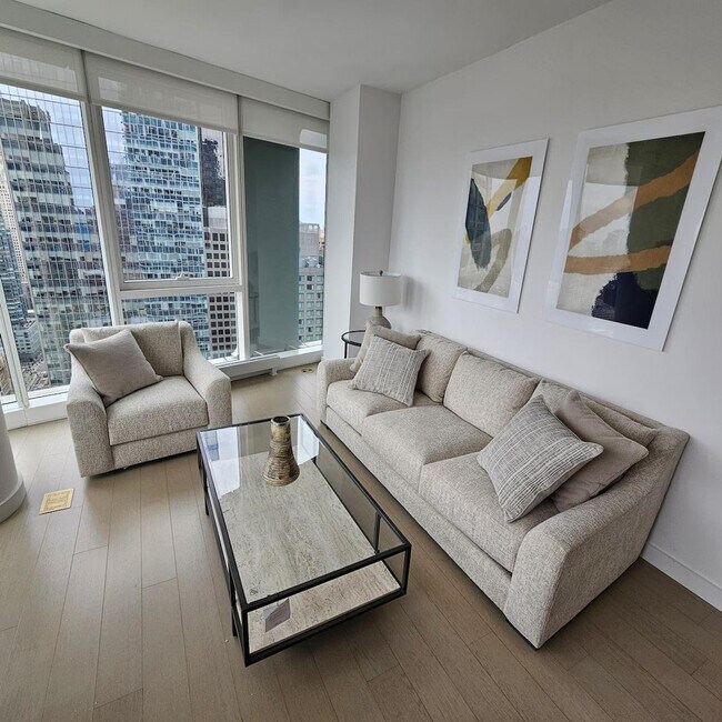 Building Photo - 1626 Broadway-SI ID1461706P