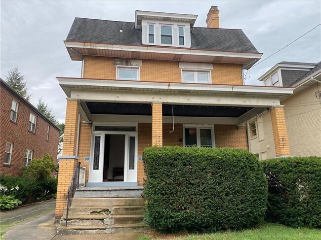 Building Photo - 206 Emerson Ave