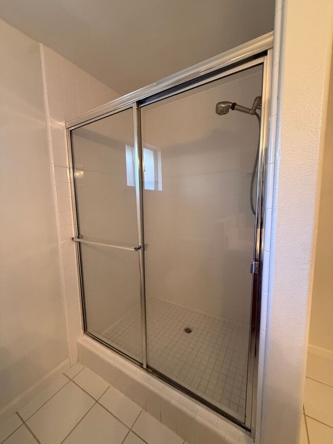 Building Photo - Rolling Hills Single Story Home Includes A...