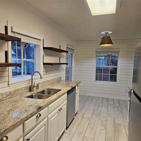 Building Photo - 307 N Bradley St