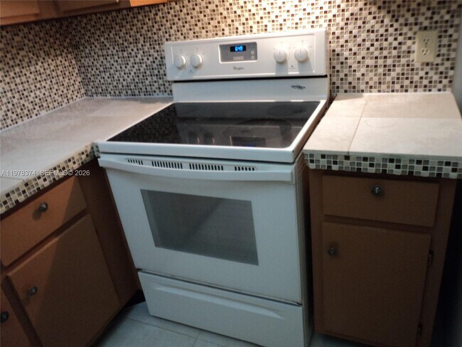 Building Photo - 1301 NE 7th St