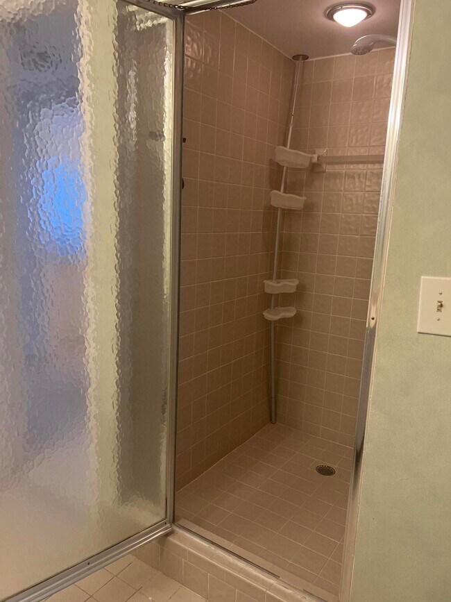 Building Photo - 14475 Strathmore Ln