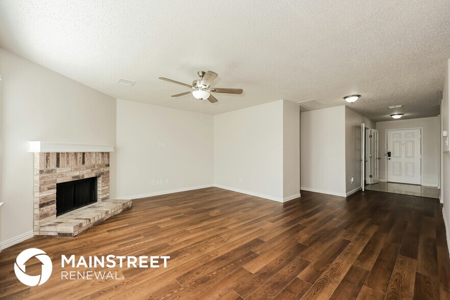 Building Photo - 664 Lowe Dr