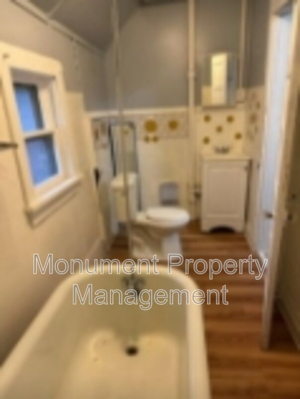 Building Photo - 435 S Meadow St