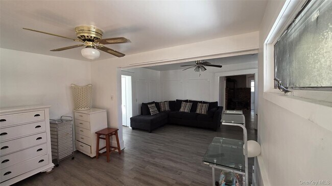 Building Photo - 208 Glenmere Rd