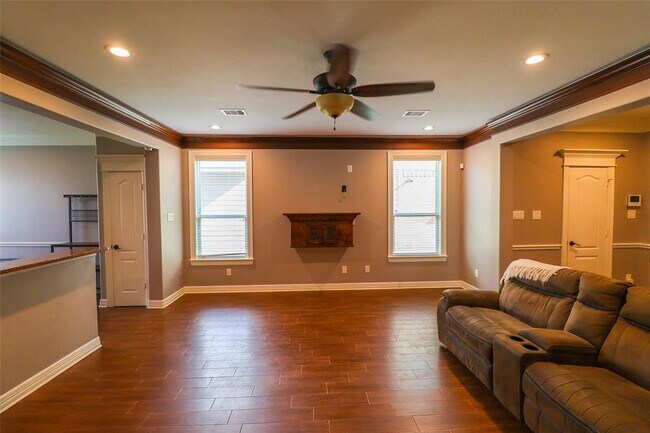 Building Photo - 7438 Tonsley Springs Dr