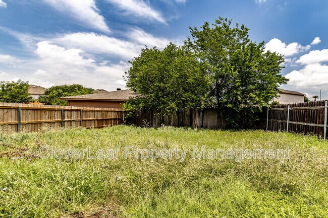 Building Photo - 8843 Kestrel Oak