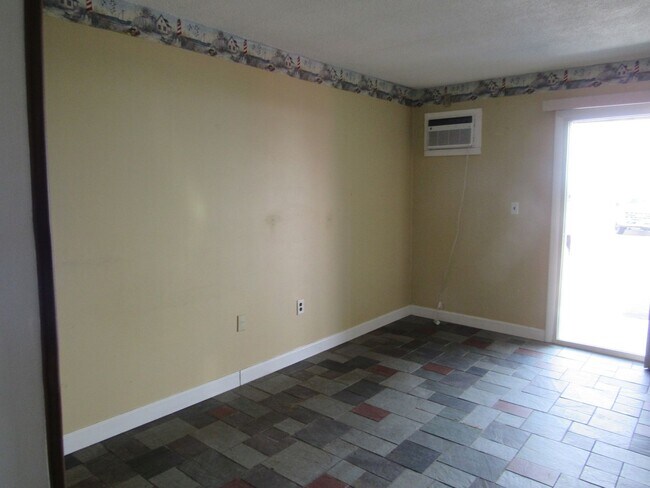 Building Photo - Baileys Resort Hampton NH Studio Apartment for Rent!