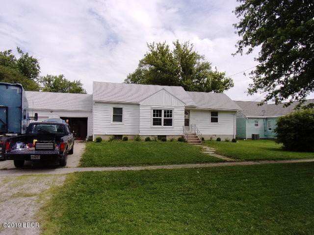 Building Photo - 252 E North Ave