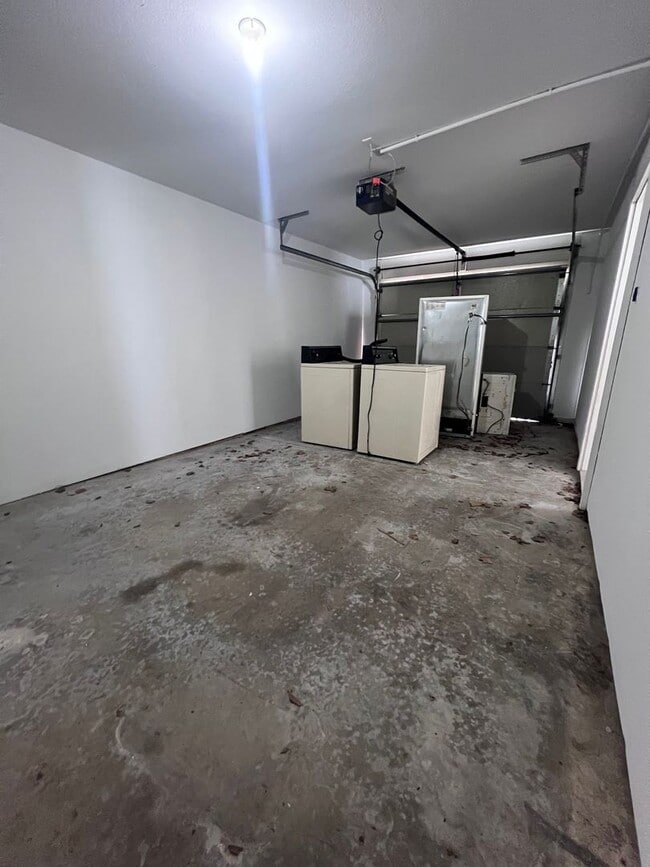 Building Photo - 1715-1715 Hanover Blvd