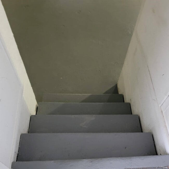 Building Photo - 2026 Shaw Ave