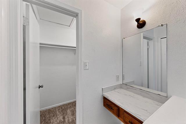 Building Photo - 2510 Limestone Dr