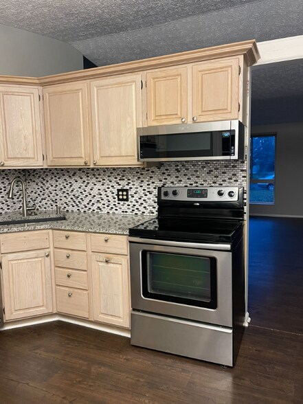 Building Photo - 3351 Chetwood Pl