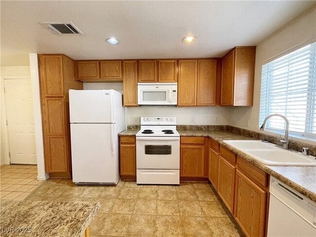 Building Photo - 6160 Rumrill St