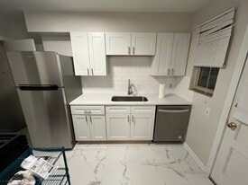 Building Photo - 2015 Harwitch Rd