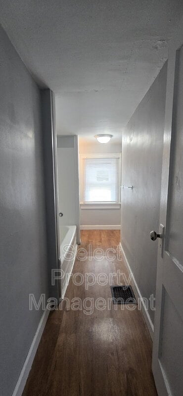 Building Photo - 1726 Tecumseh St