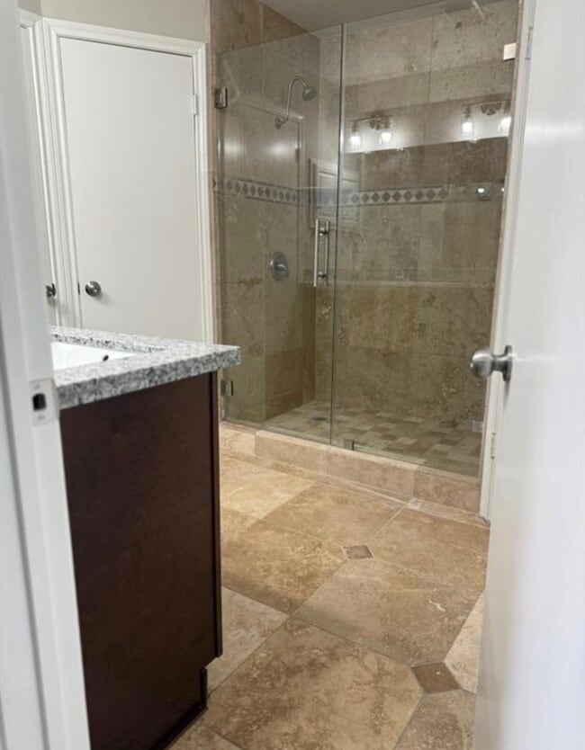 Building Photo - 2511 Castle Pl