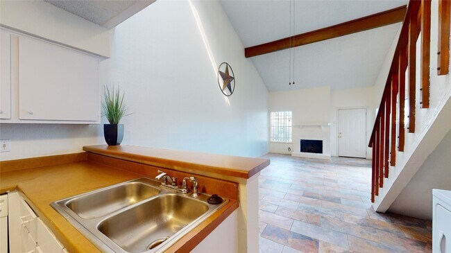 Building Photo - 12250 Copper Tree Pvt Ln