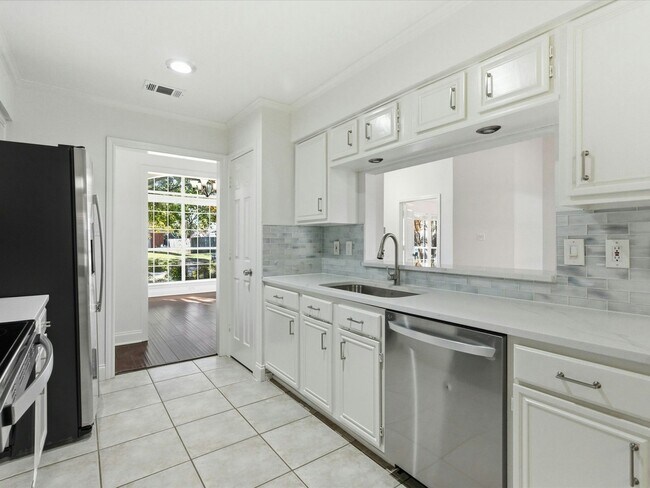 Building Photo - 8430 Cripple Creek Dr