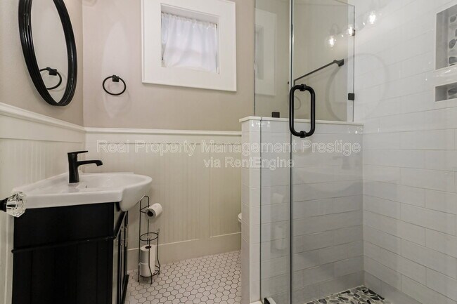 Building Photo - 4715 Avenue P 1/2