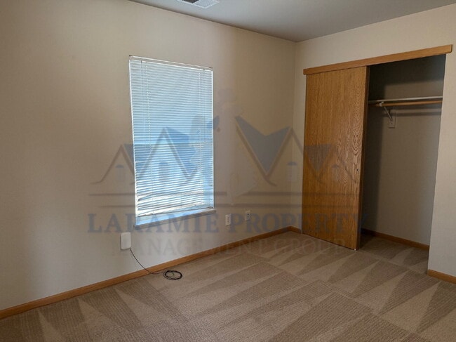 Building Photo - 3 Bed 2 Bath Condo