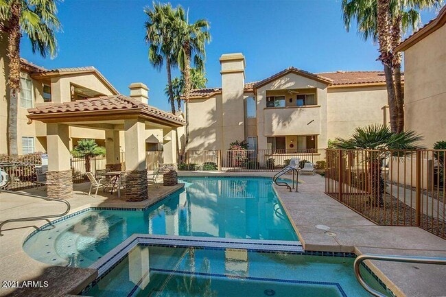 Building Photo - 2992 N Miller Rd