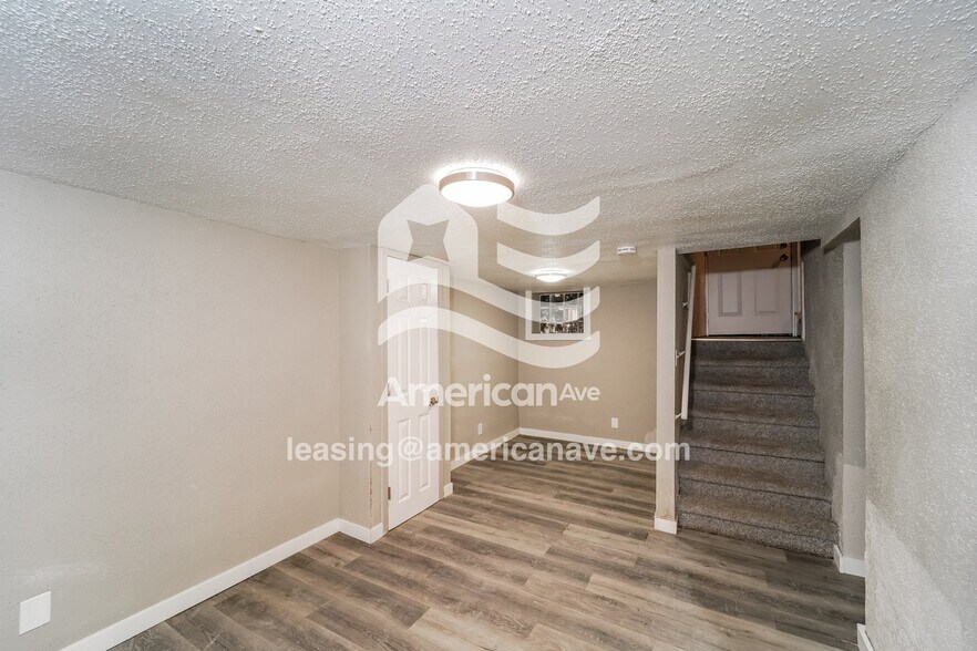 Building Photo - 1836 Superior St