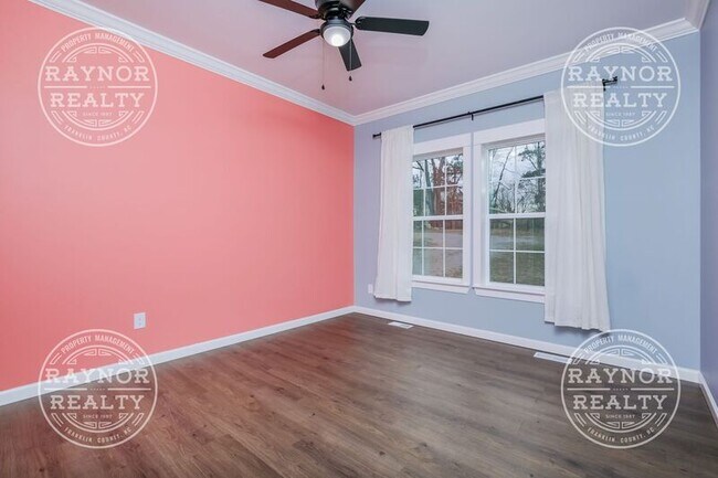 Building Photo - 481 Montgomery Rd