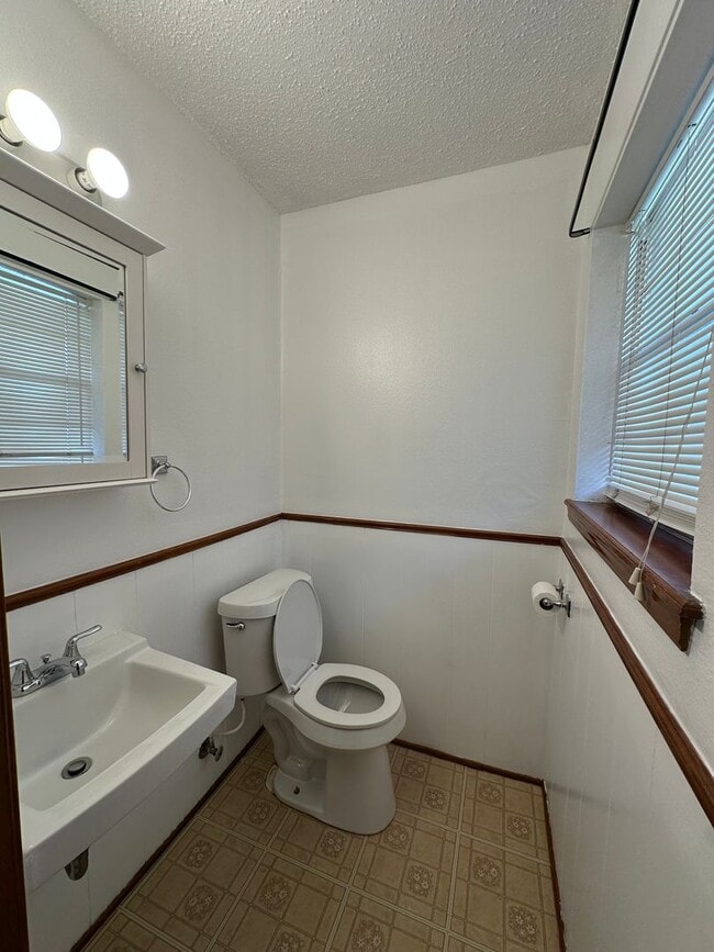 Building Photo - 4720 Spiva Dr