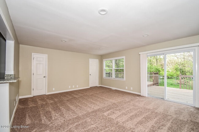Building Photo - 8623 Wooded Glen Rd