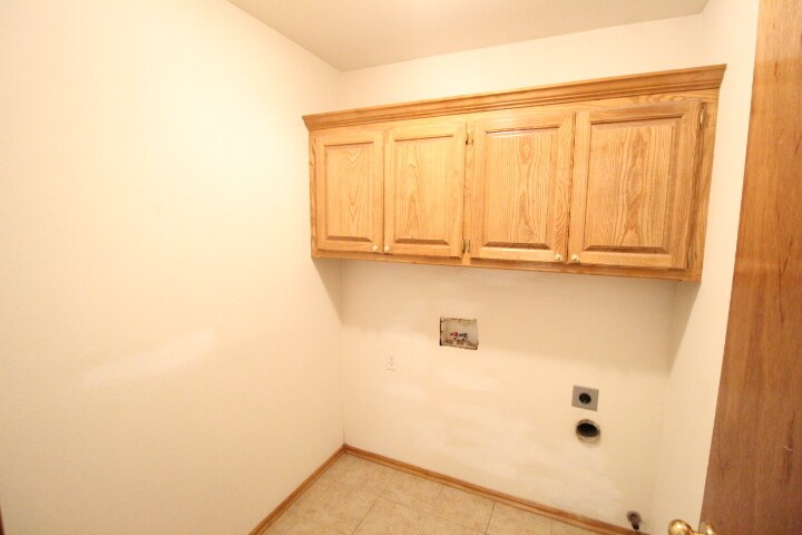 Building Photo - 620 Eastview Dr