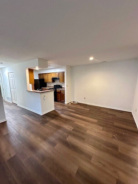 Building Photo - 2184 Hedgerow Road