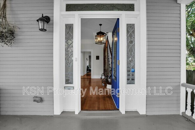 Building Photo - 517 E 40th St