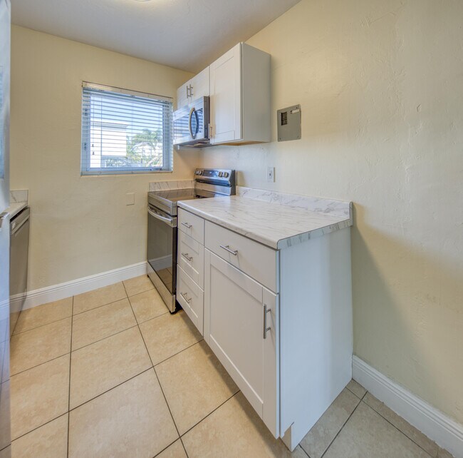 Building Photo - 101 S Palmway