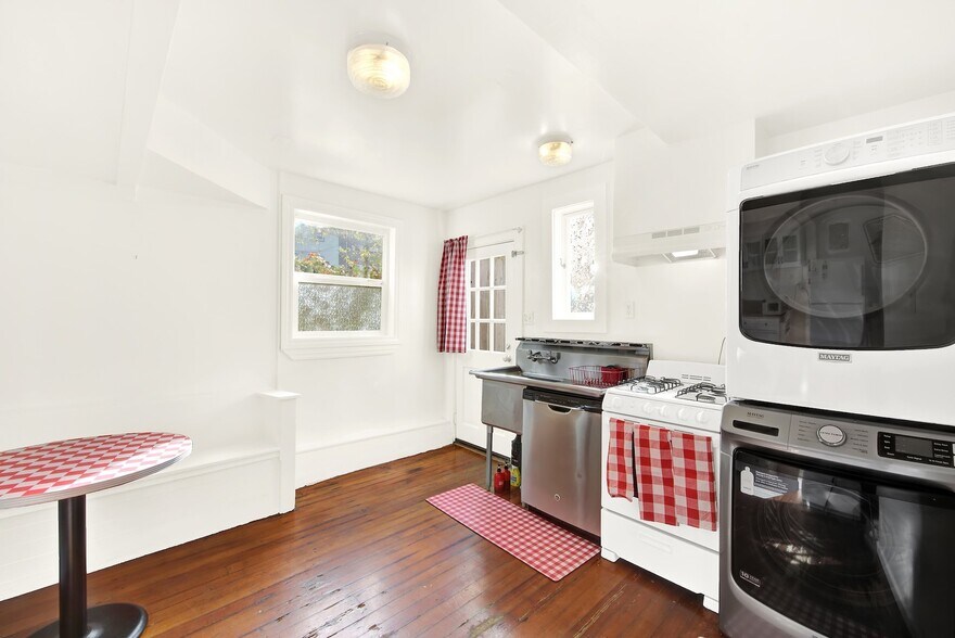 Building Photo - 519 Virginia St