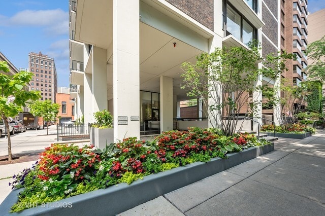 Building Photo - 1400 N State Pkwy