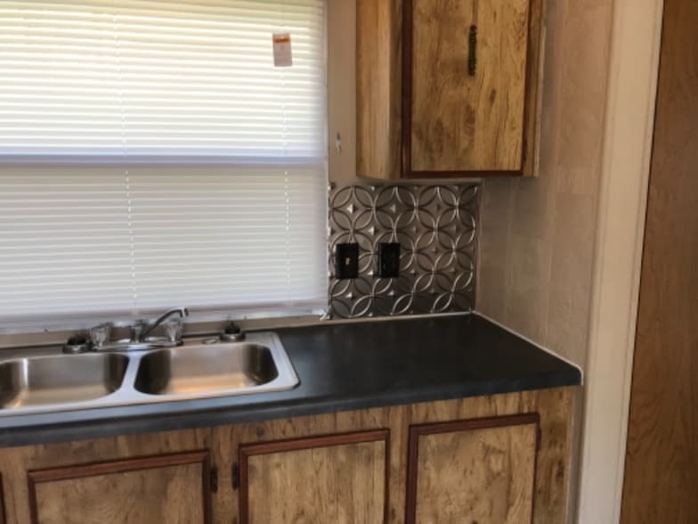 Building Photo - 833 Lovell Rd